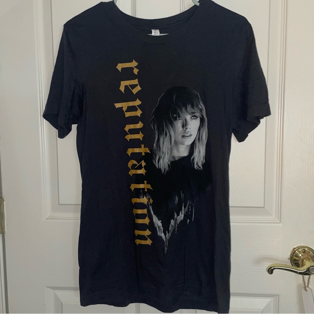 Taylor swift reputation tour tee